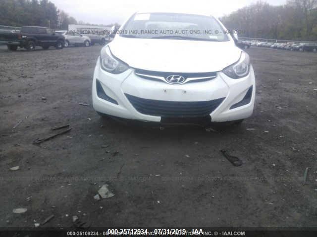 Photo 5 VIN: 5NPDH4AE3GH665533 - HYUNDAI ELANTRA 