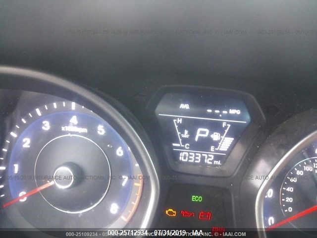 Photo 6 VIN: 5NPDH4AE3GH665533 - HYUNDAI ELANTRA 