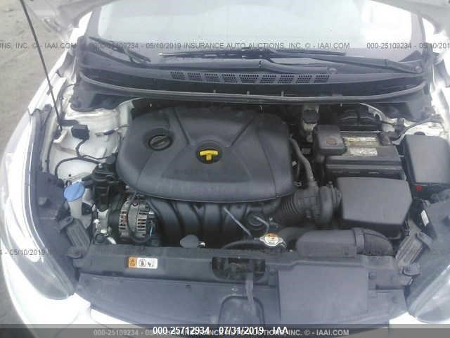 Photo 9 VIN: 5NPDH4AE3GH665533 - HYUNDAI ELANTRA 