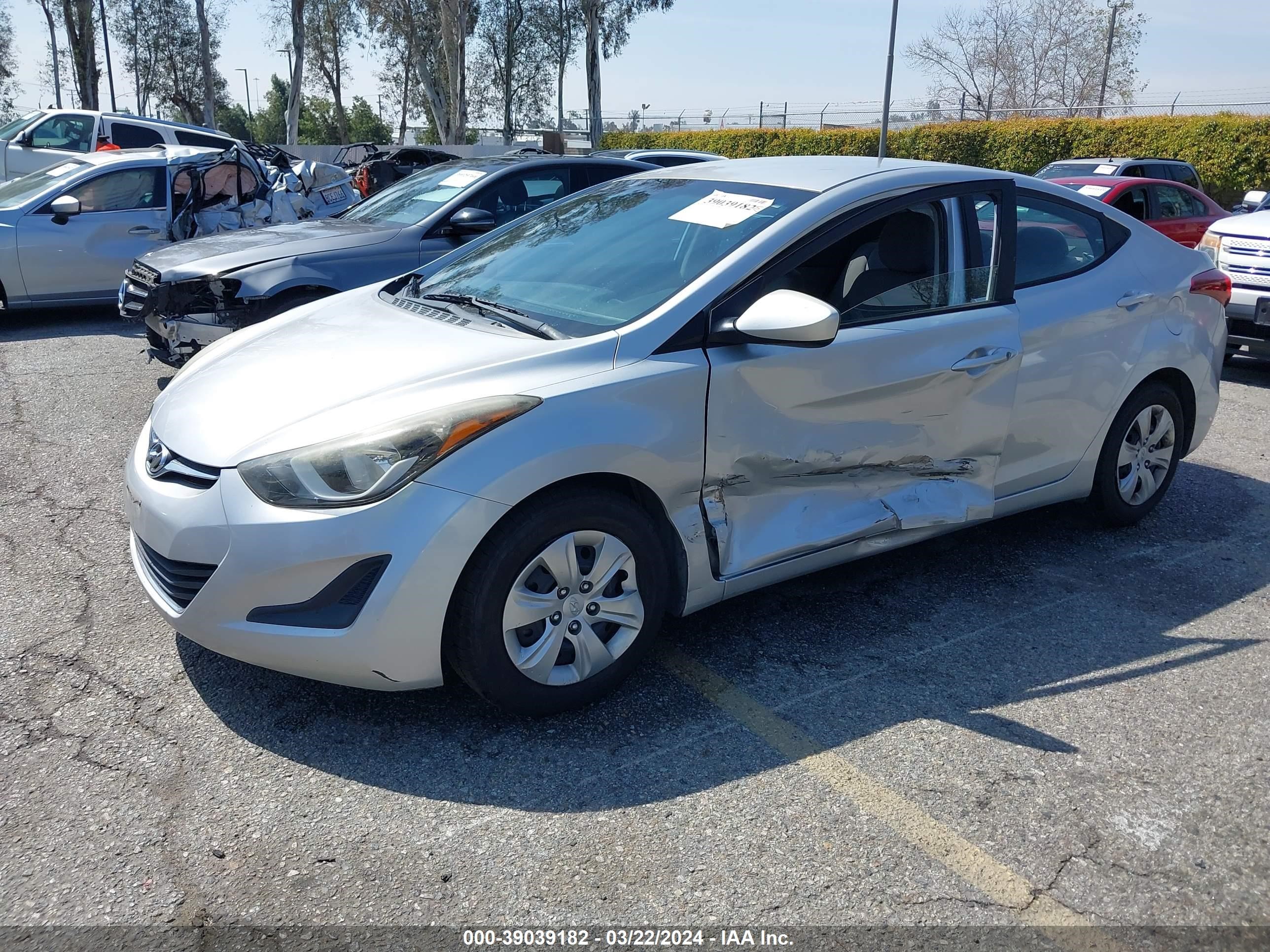 Photo 1 VIN: 5NPDH4AE3GH680582 - HYUNDAI ELANTRA 