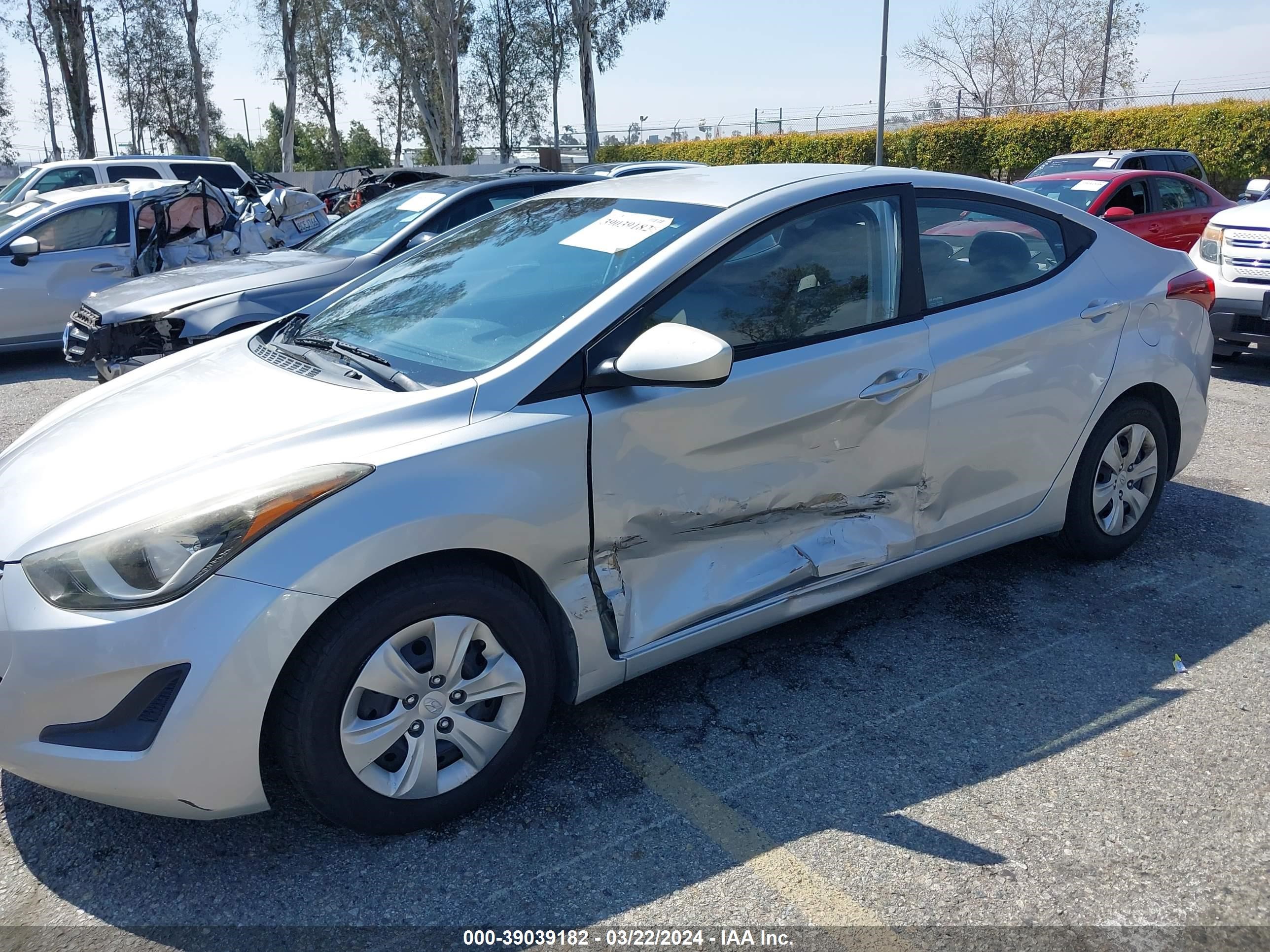 Photo 5 VIN: 5NPDH4AE3GH680582 - HYUNDAI ELANTRA 