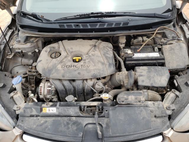 Photo 6 VIN: 5NPDH4AE3GH682767 - HYUNDAI ELANTRA SE 