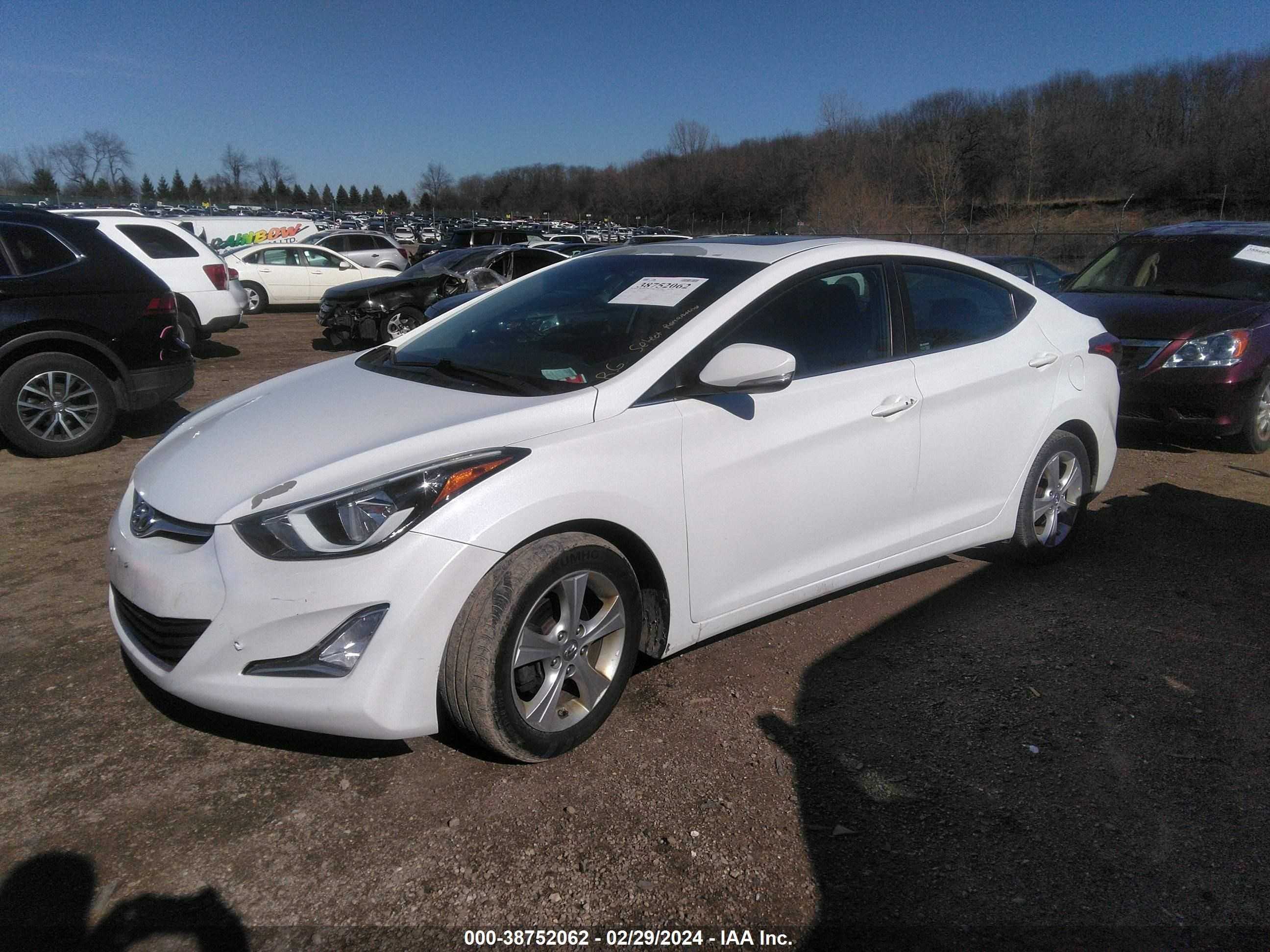 Photo 1 VIN: 5NPDH4AE3GH685068 - HYUNDAI ELANTRA 