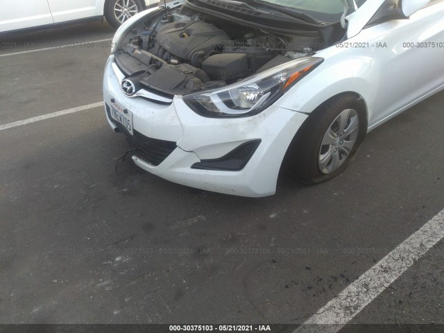 Photo 5 VIN: 5NPDH4AE3GH687130 - HYUNDAI ELANTRA 