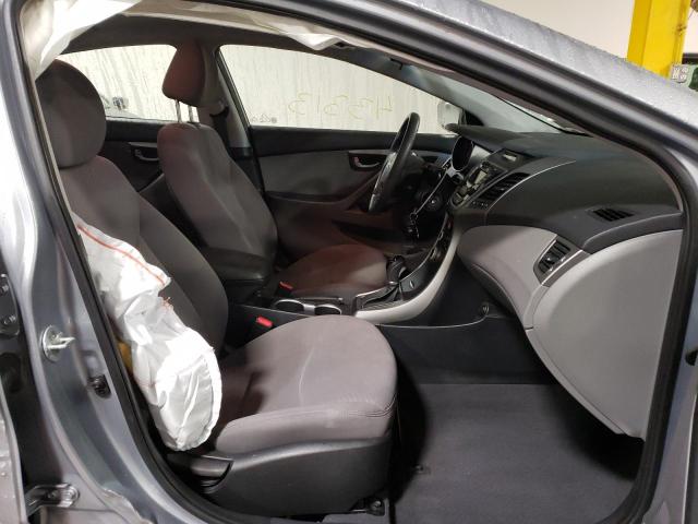 Photo 4 VIN: 5NPDH4AE3GH697284 - HYUNDAI ELANTRA SE 