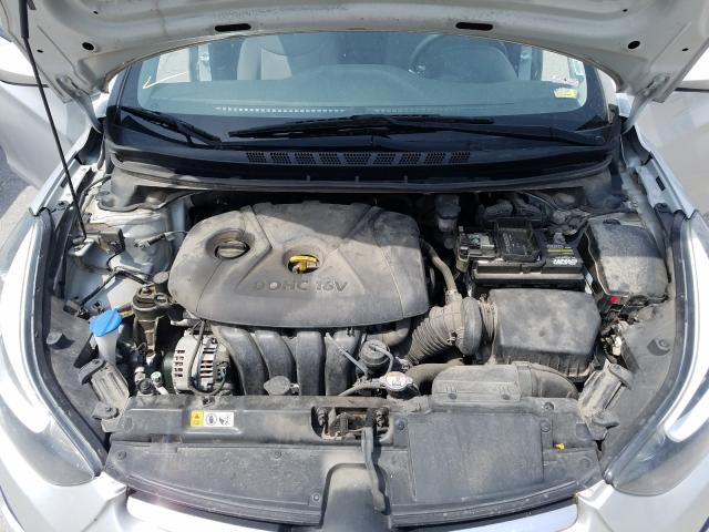 Photo 6 VIN: 5NPDH4AE3GH705397 - HYUNDAI ELANTRA SE 