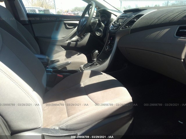 Photo 4 VIN: 5NPDH4AE3GH706985 - HYUNDAI ELANTRA 