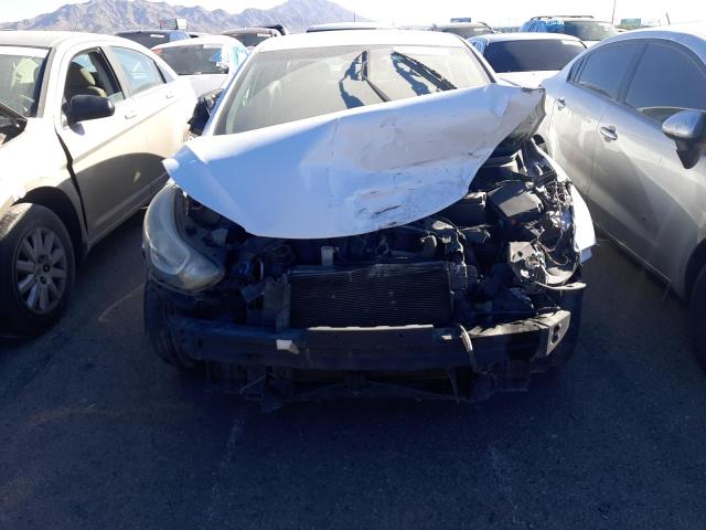 Photo 4 VIN: 5NPDH4AE3GH729053 - HYUNDAI ELANTRA SE 