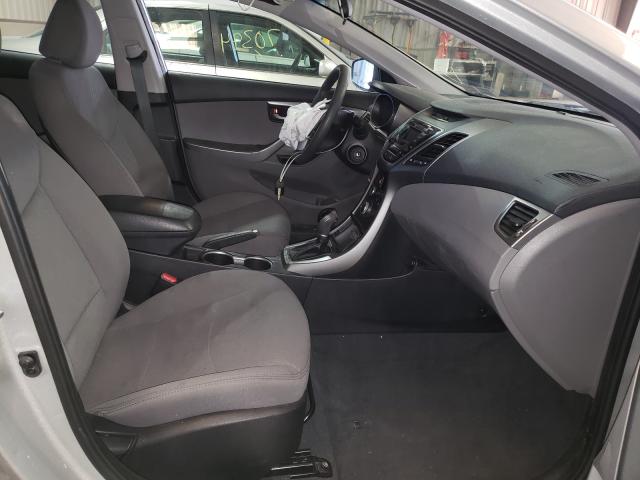 Photo 4 VIN: 5NPDH4AE3GH735533 - HYUNDAI ELANTRA SE 