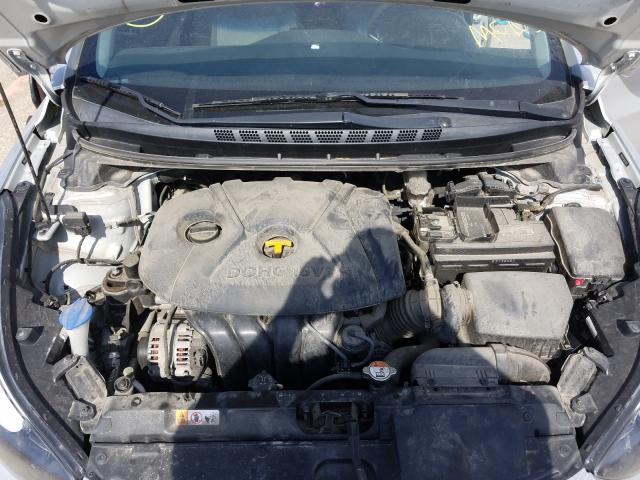 Photo 6 VIN: 5NPDH4AE3GH739405 - HYUNDAI ELANTRA SE 