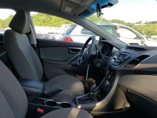 Photo 4 VIN: 5NPDH4AE3GH744622 - HYUNDAI ELANTRA SE 