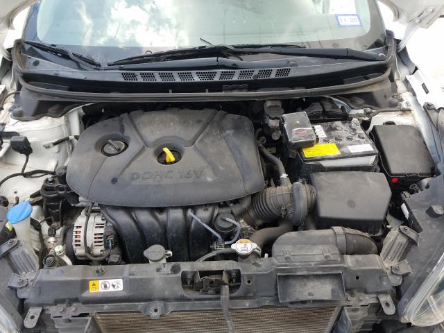 Photo 6 VIN: 5NPDH4AE3GH746497 - HYUNDAI ELANTRA SE 