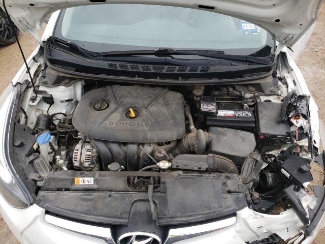 Photo 6 VIN: 5NPDH4AE3GH748069 - HYUNDAI ELANTRA SE 