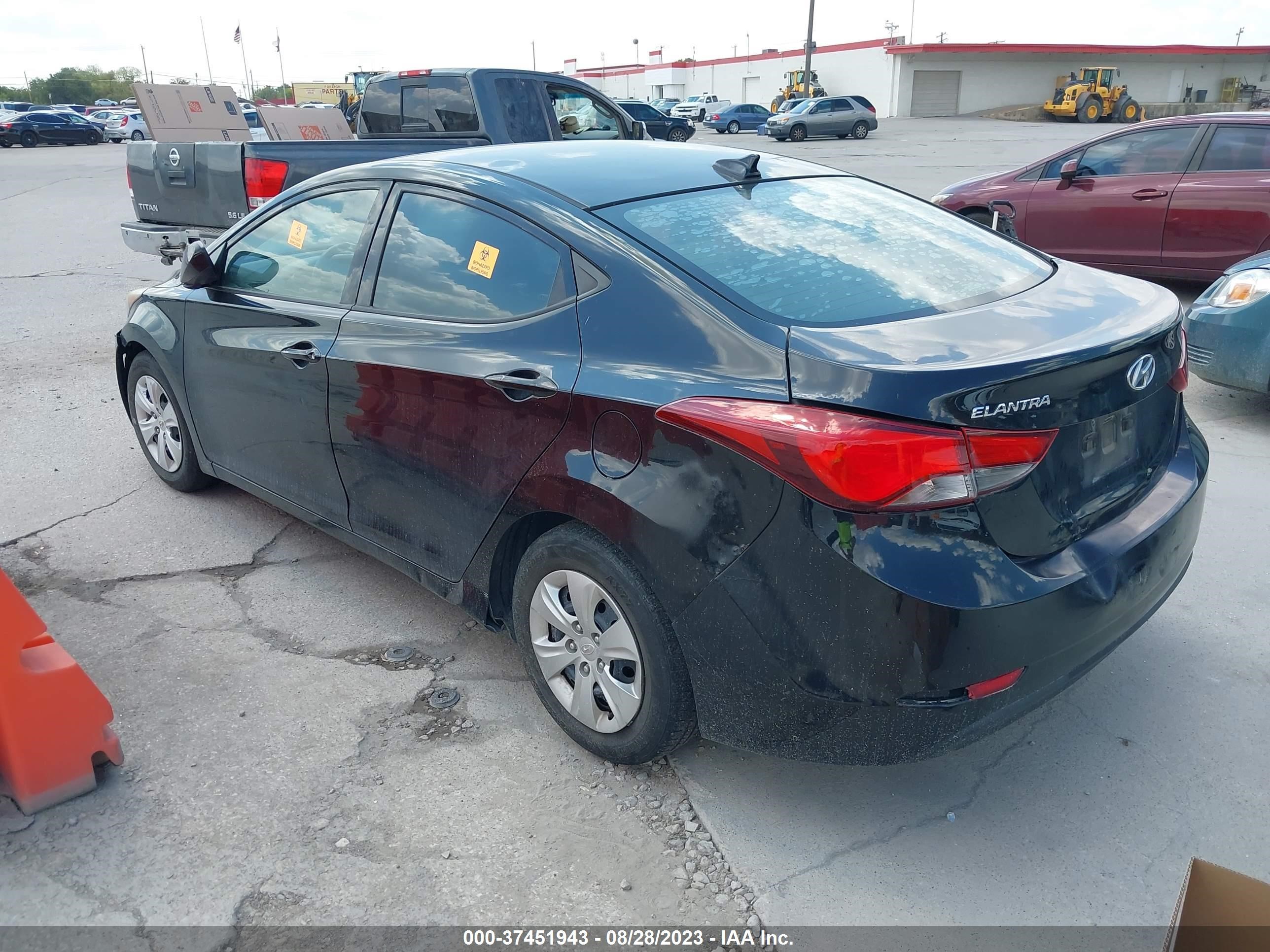 Photo 2 VIN: 5NPDH4AE3GH751070 - HYUNDAI ELANTRA 