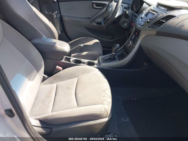 Photo 4 VIN: 5NPDH4AE3GH752445 - HYUNDAI ELANTRA 