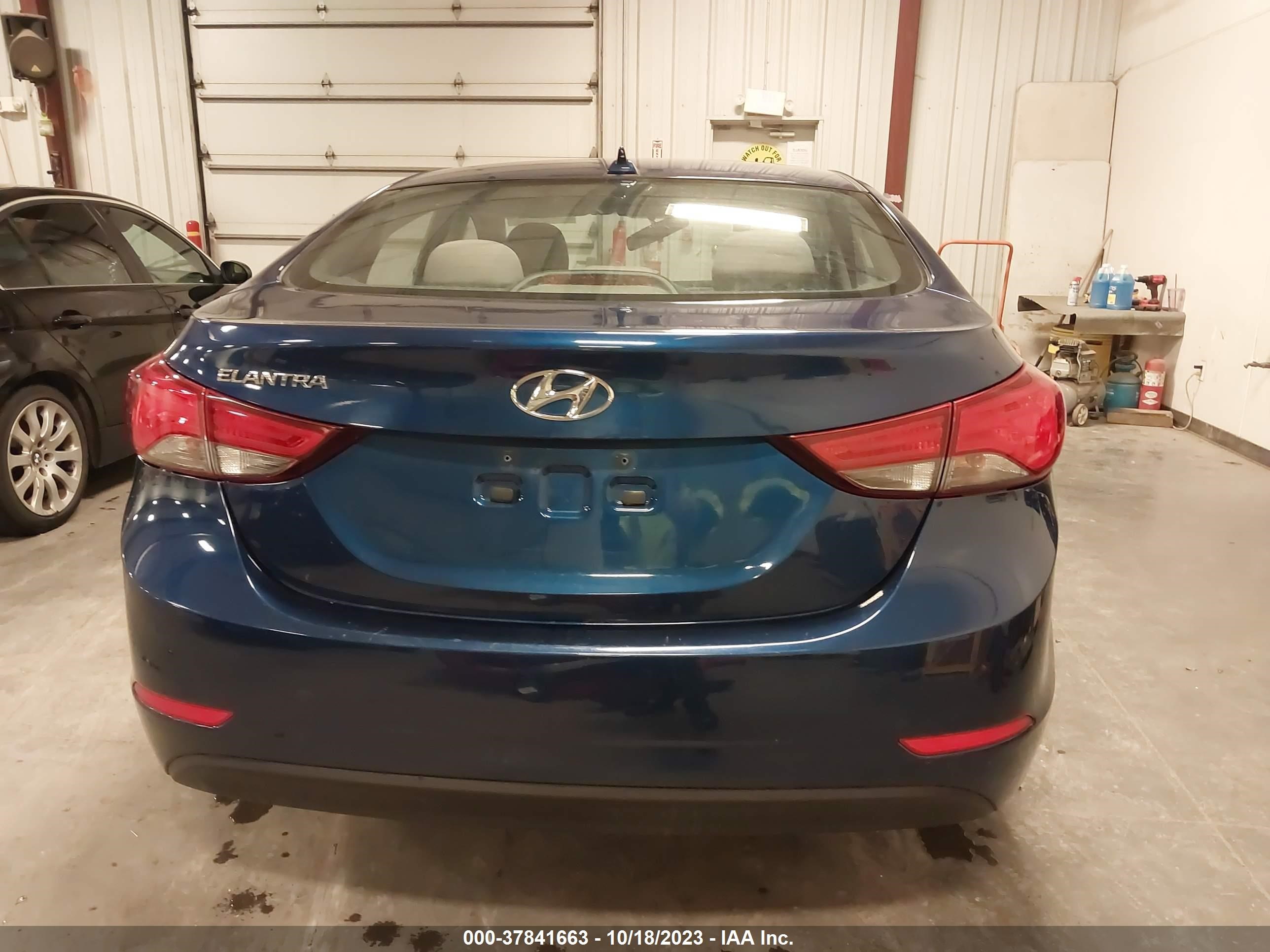 Photo 16 VIN: 5NPDH4AE3GH752817 - HYUNDAI ELANTRA 