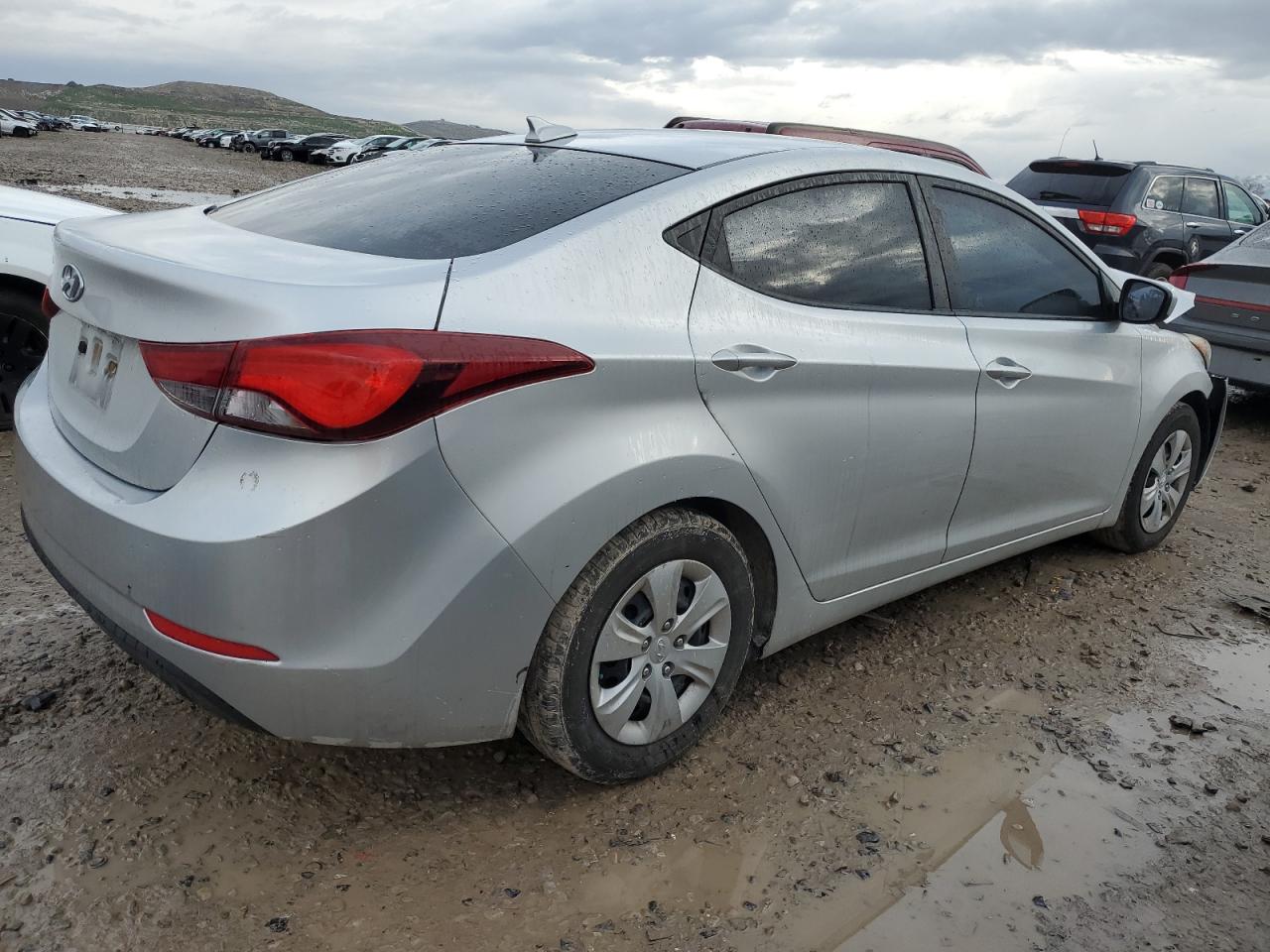 Photo 2 VIN: 5NPDH4AE3GH755801 - HYUNDAI ELANTRA 