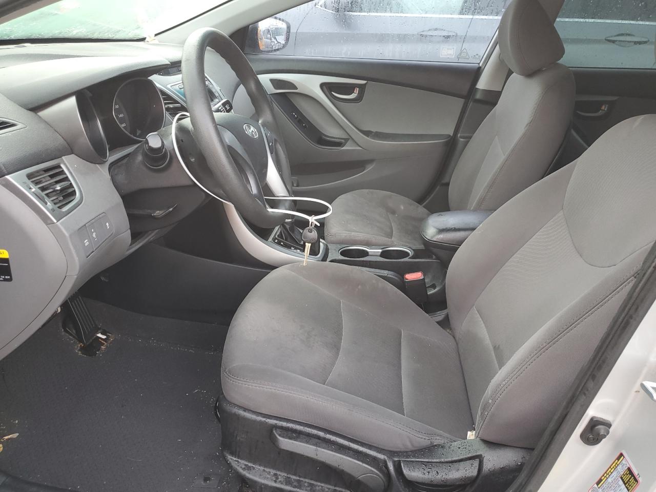 Photo 6 VIN: 5NPDH4AE3GH755801 - HYUNDAI ELANTRA 