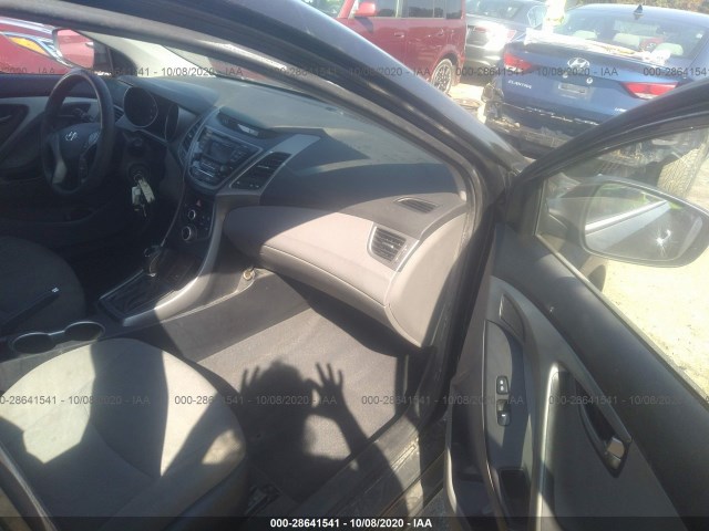 Photo 4 VIN: 5NPDH4AE3GH764580 - HYUNDAI ELANTRA 