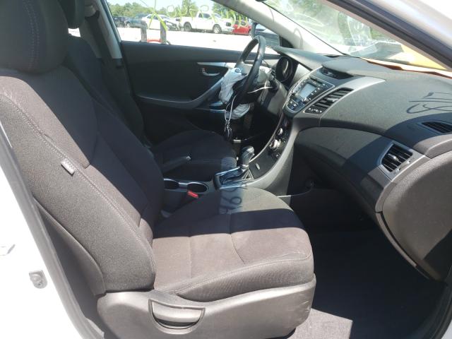 Photo 4 VIN: 5NPDH4AE3GH767365 - HYUNDAI ELANTRA SE 