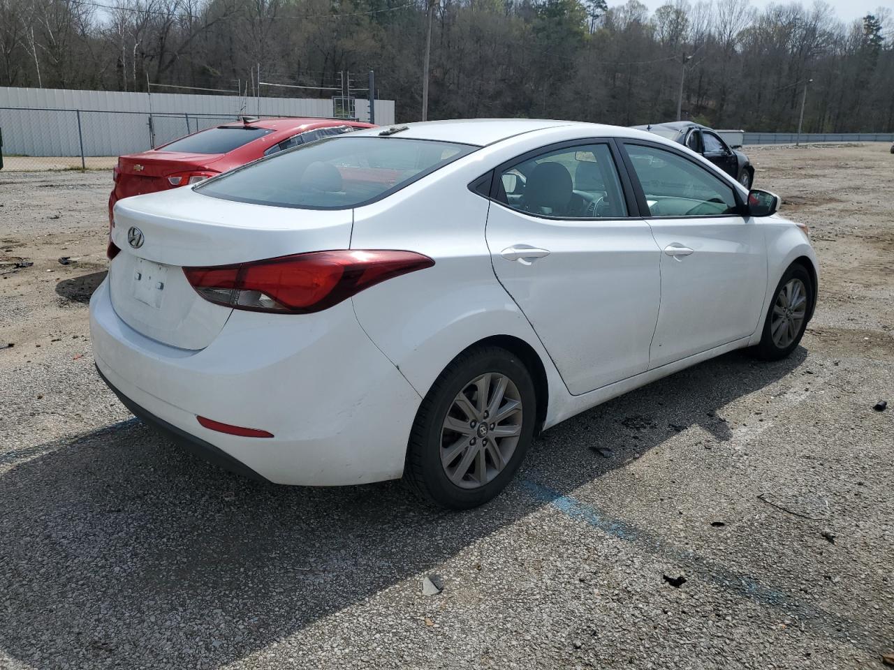 Photo 2 VIN: 5NPDH4AE3GH769889 - HYUNDAI ELANTRA 