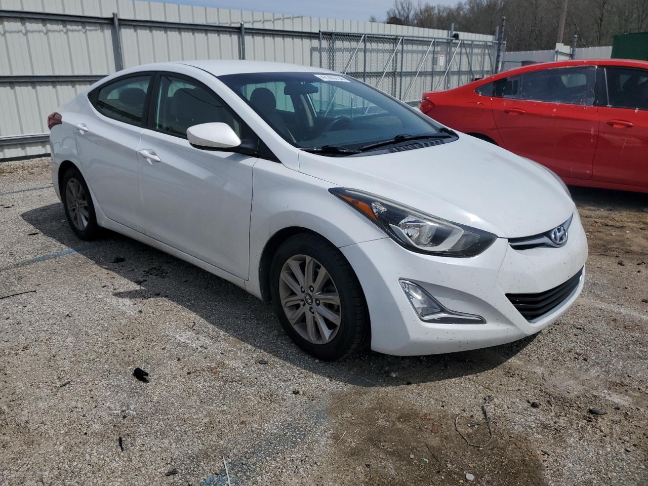 Photo 3 VIN: 5NPDH4AE3GH769889 - HYUNDAI ELANTRA 