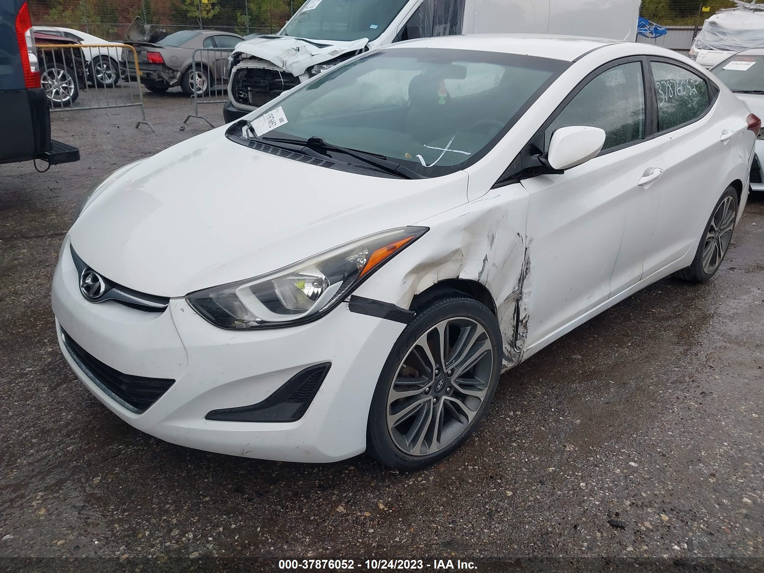 Photo 5 VIN: 5NPDH4AE3GH784456 - HYUNDAI ELANTRA 