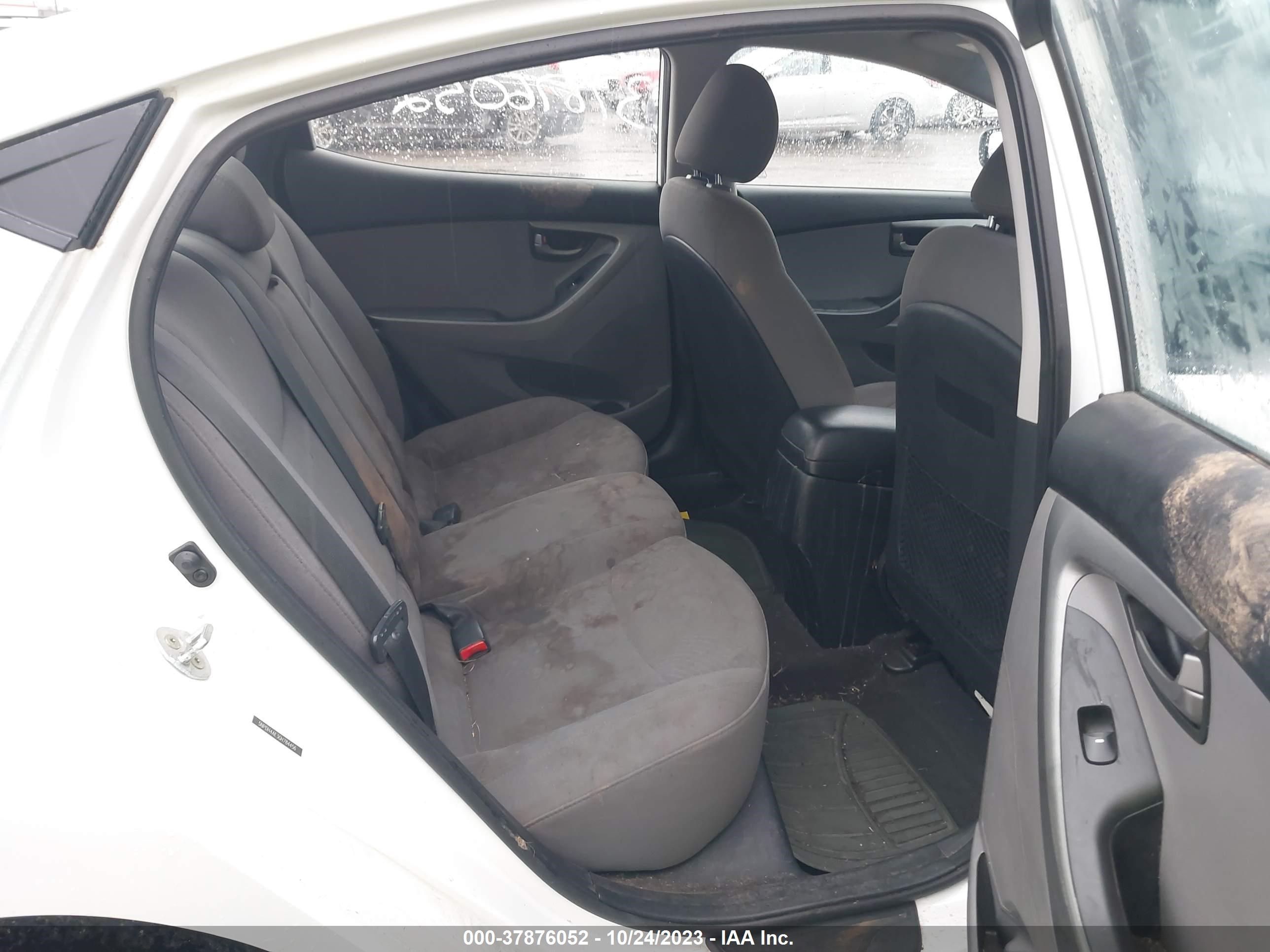 Photo 7 VIN: 5NPDH4AE3GH784456 - HYUNDAI ELANTRA 