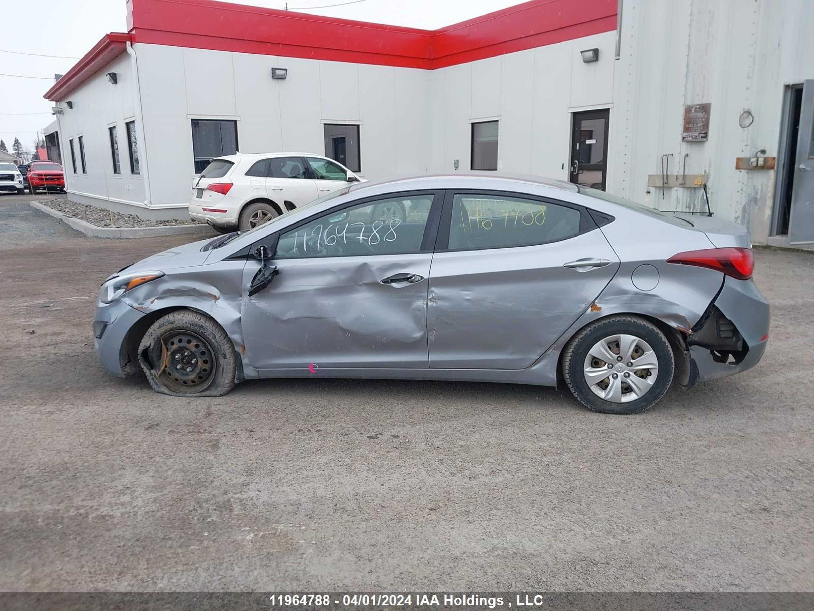 Photo 13 VIN: 5NPDH4AE3GH790614 - HYUNDAI ELANTRA 