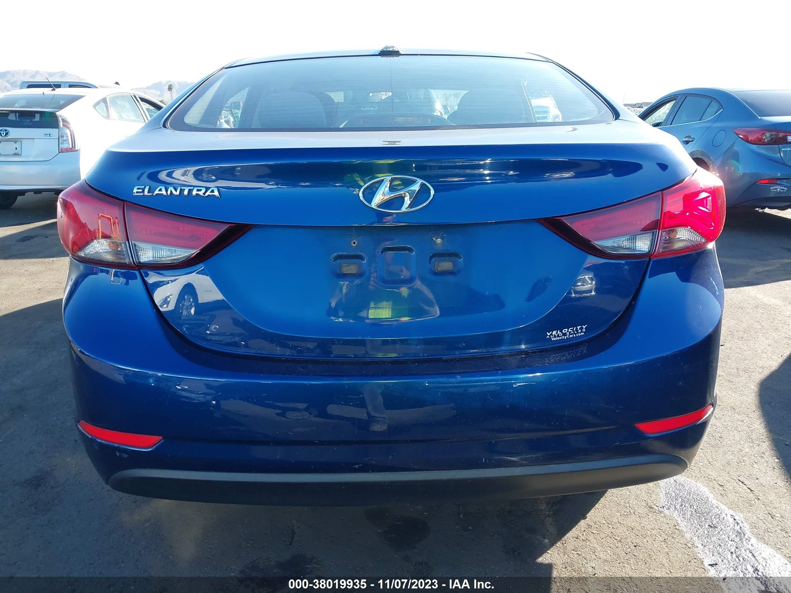 Photo 16 VIN: 5NPDH4AE3GH792363 - HYUNDAI ELANTRA 