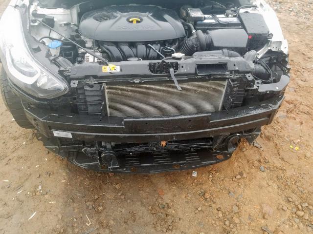 Photo 8 VIN: 5NPDH4AE3GH793576 - HYUNDAI ELANTRA SE 