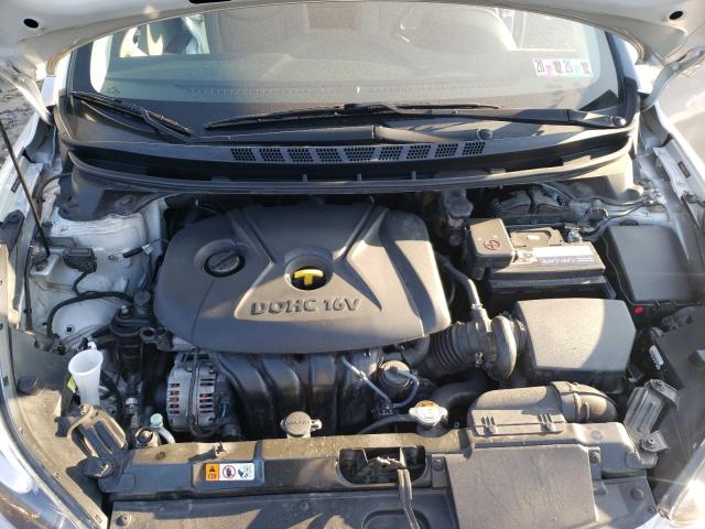 Photo 6 VIN: 5NPDH4AE3GH794243 - HYUNDAI ELANTRA SE 