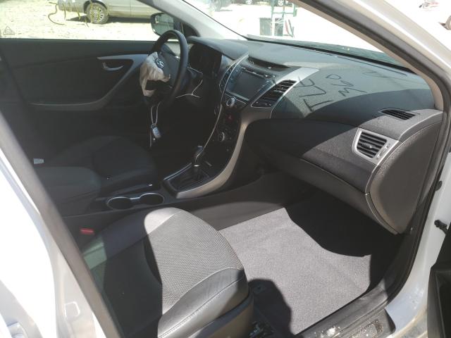 Photo 4 VIN: 5NPDH4AE3GH795974 - HYUNDAI ELANTRA SE 