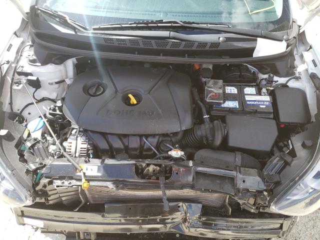 Photo 6 VIN: 5NPDH4AE3GH795974 - HYUNDAI ELANTRA SE 