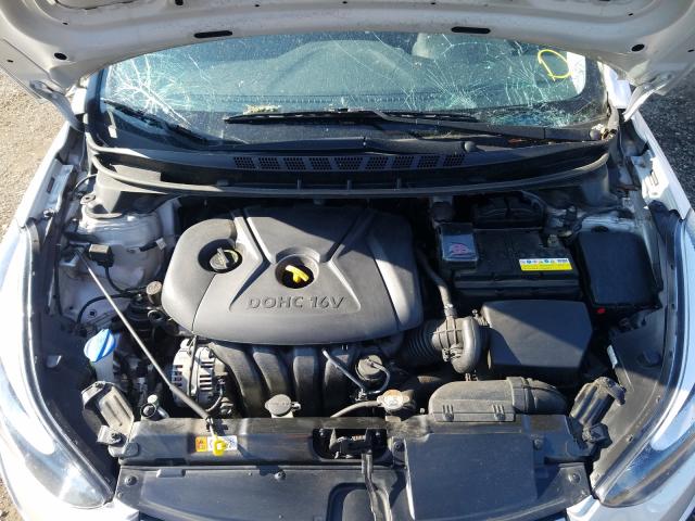 Photo 6 VIN: 5NPDH4AE3GH796350 - HYUNDAI ELANTRA SE 