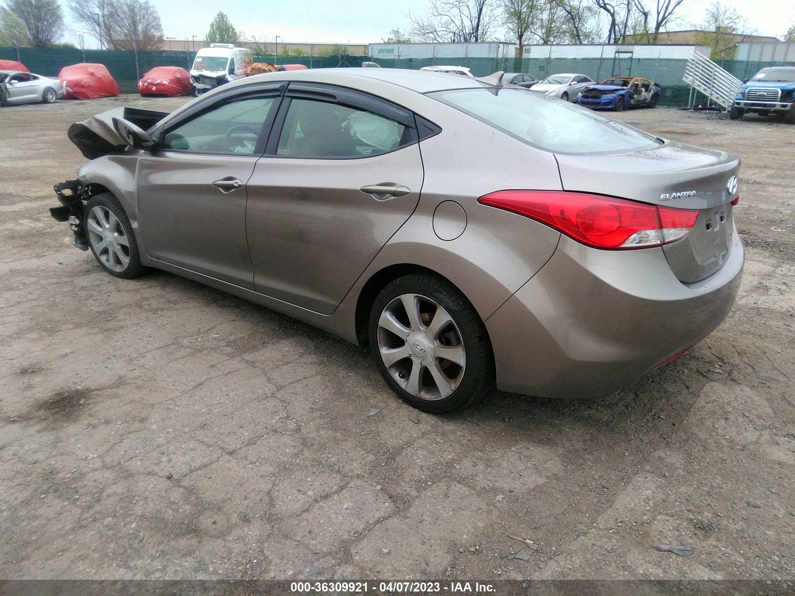 Photo 2 VIN: 5NPDH4AE4BH013450 - HYUNDAI ELANTRA 