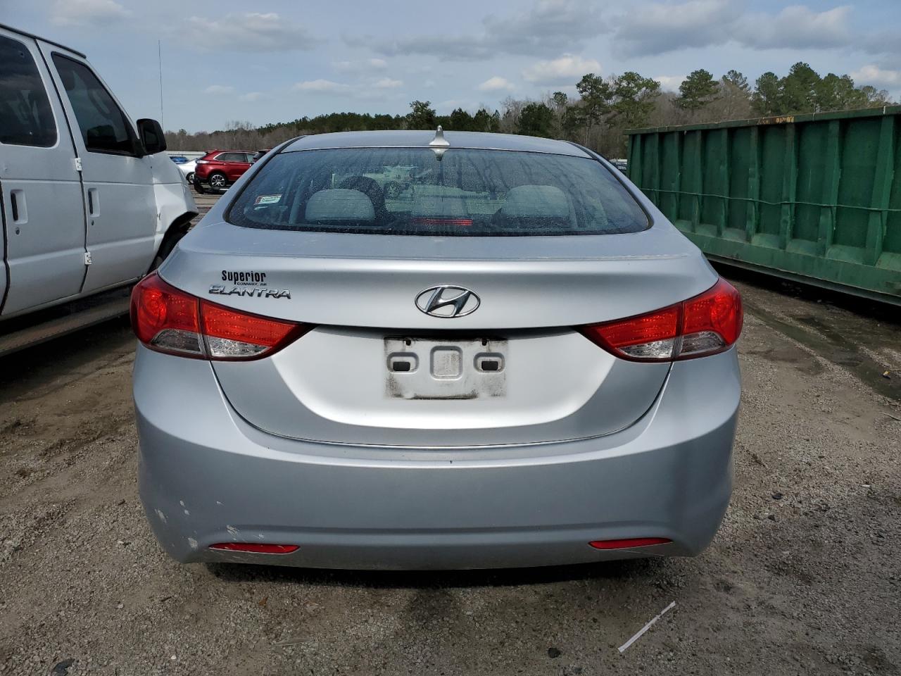 Photo 5 VIN: 5NPDH4AE4BH029406 - HYUNDAI ELANTRA 