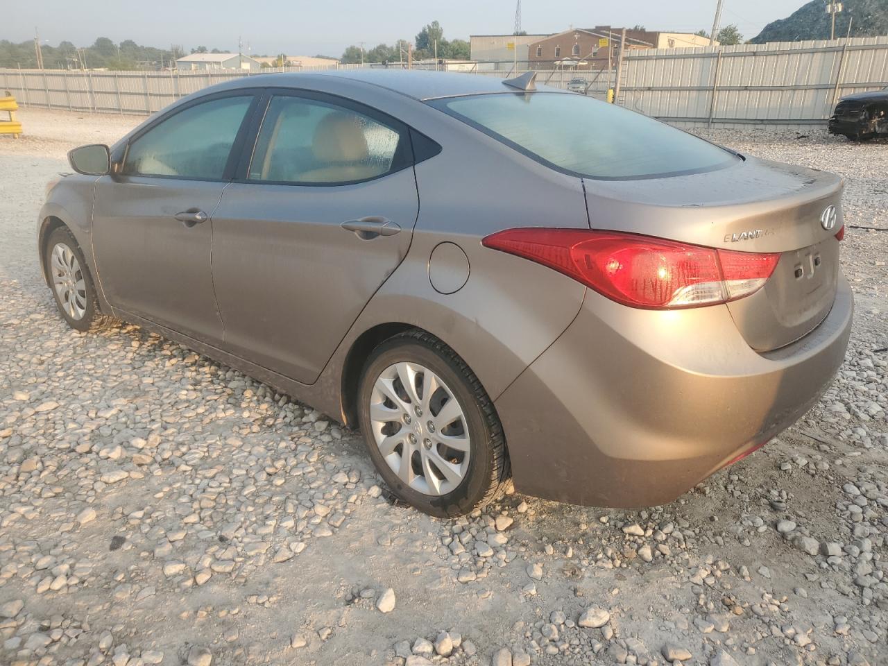 Photo 1 VIN: 5NPDH4AE4BH033231 - HYUNDAI ELANTRA 