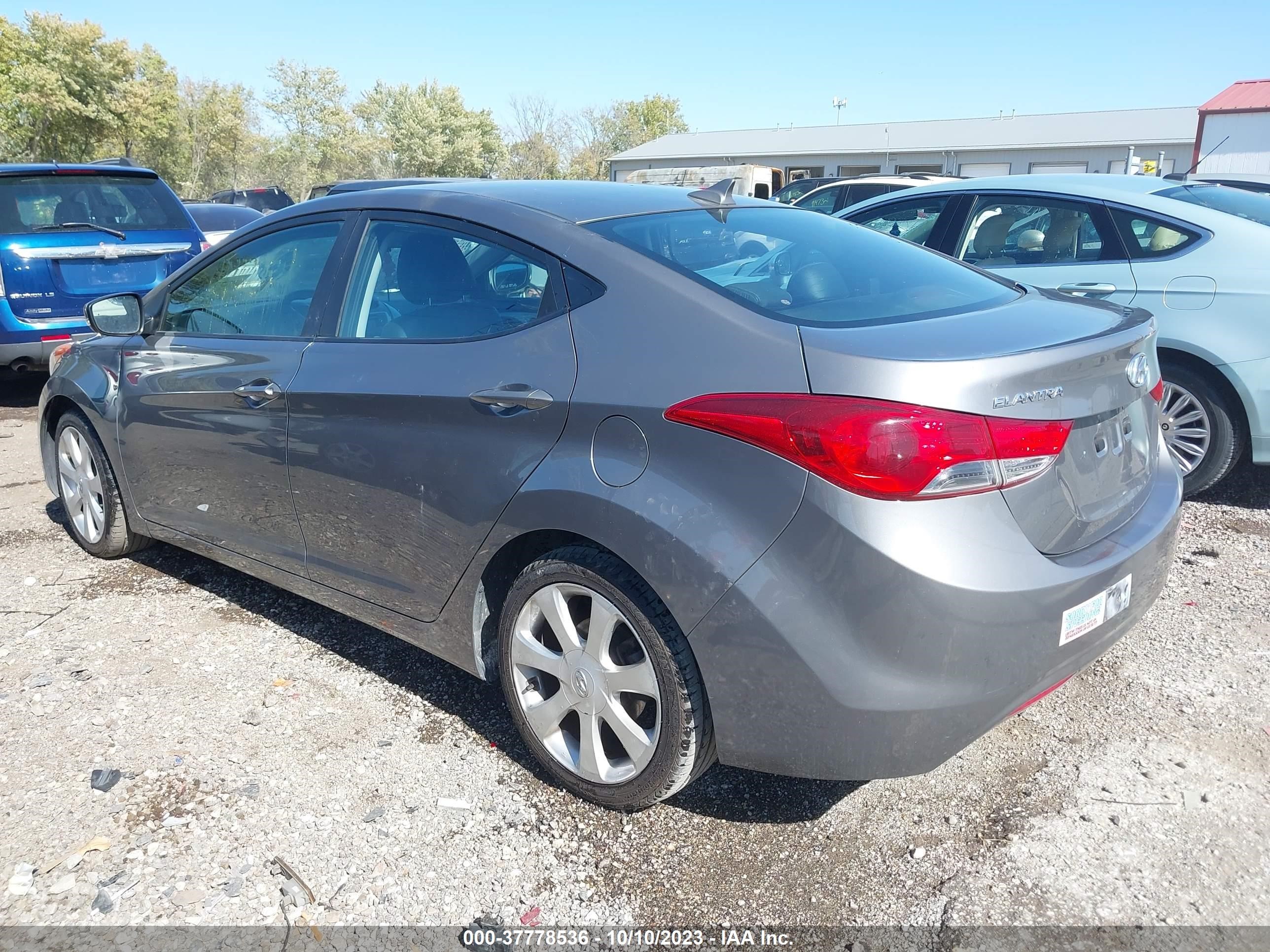 Photo 2 VIN: 5NPDH4AE4BH044276 - HYUNDAI ELANTRA 