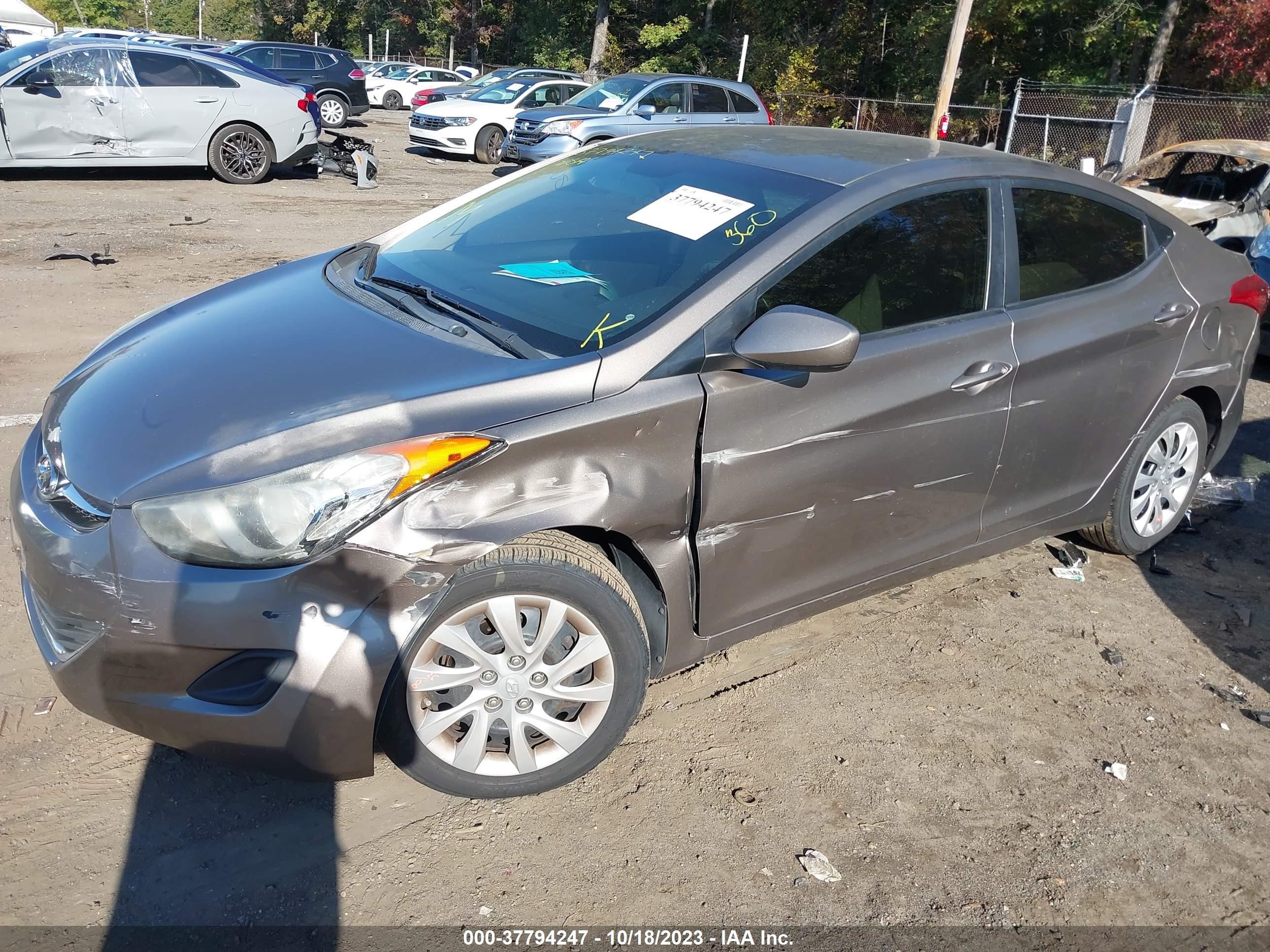 Photo 1 VIN: 5NPDH4AE4CH067669 - HYUNDAI ELANTRA 