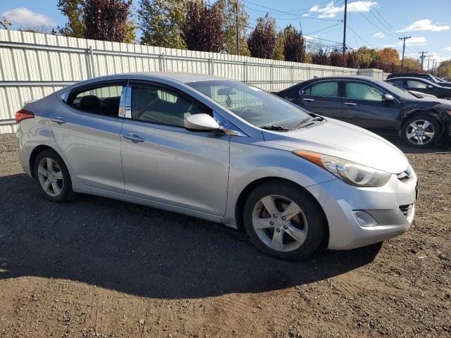 Photo 3 VIN: 5NPDH4AE4CH073777 - HYUNDAI ELANTRA GL 