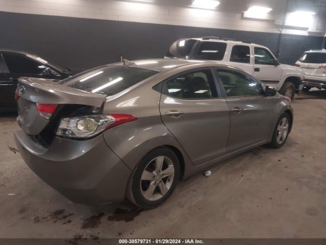 Photo 3 VIN: 5NPDH4AE4CH087405 - HYUNDAI ELANTRA 