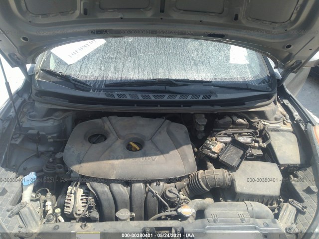 Photo 9 VIN: 5NPDH4AE4CH090241 - HYUNDAI ELANTRA 