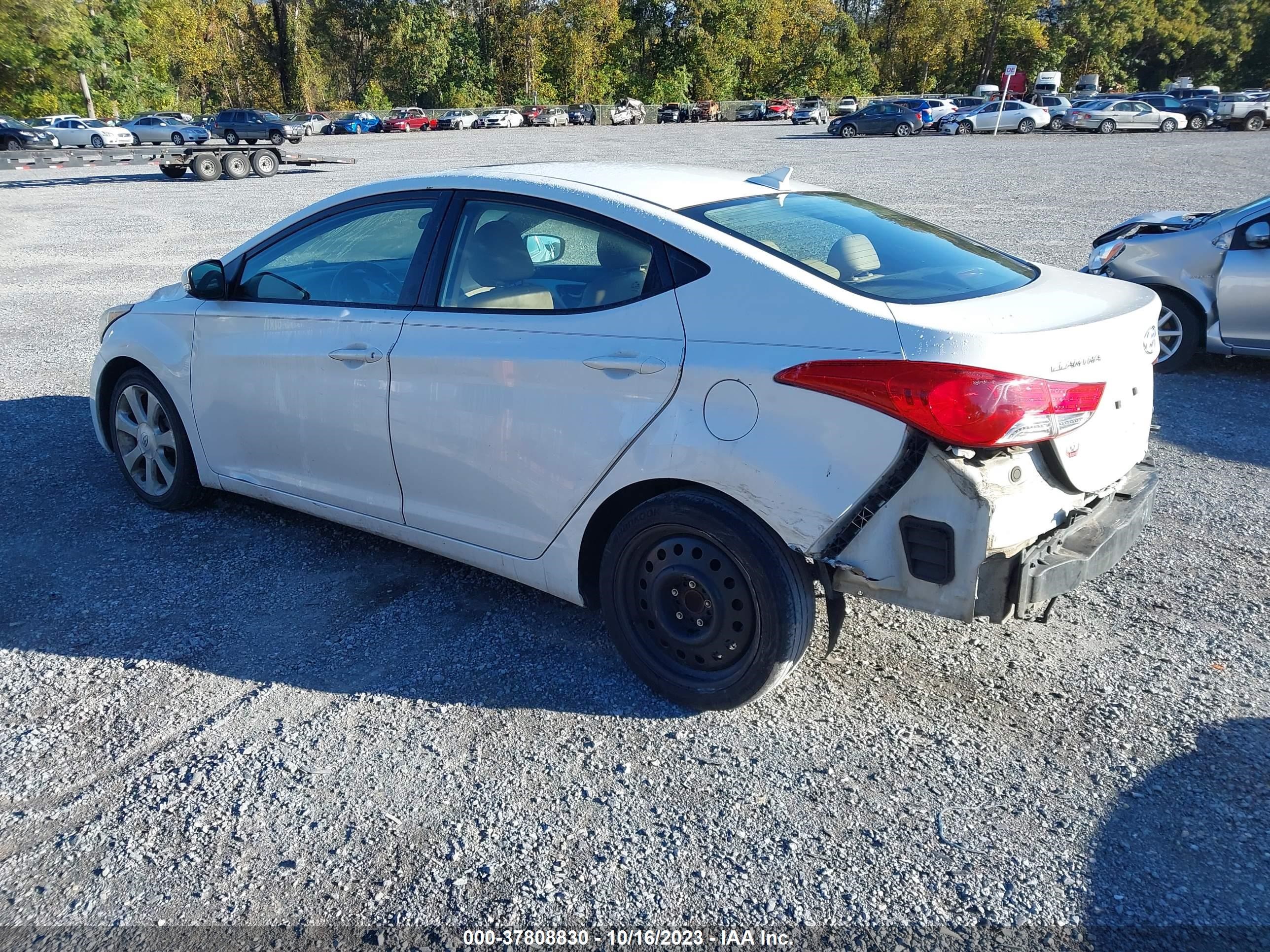 Photo 2 VIN: 5NPDH4AE4CH094273 - HYUNDAI ELANTRA 