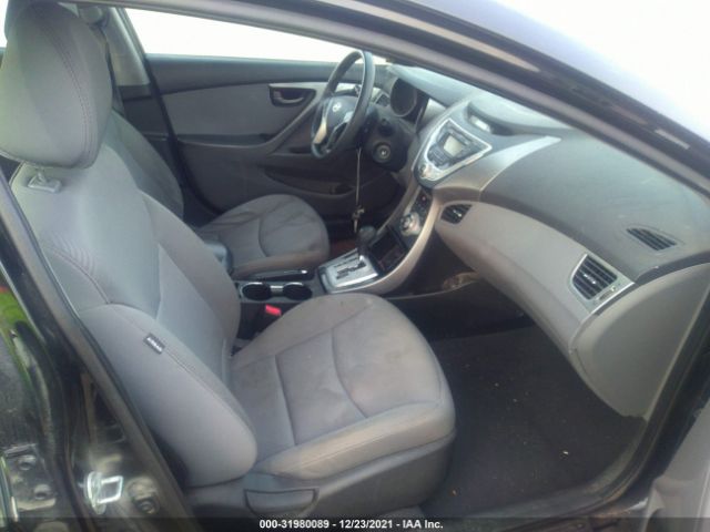 Photo 4 VIN: 5NPDH4AE4CH098176 - HYUNDAI ELANTRA 