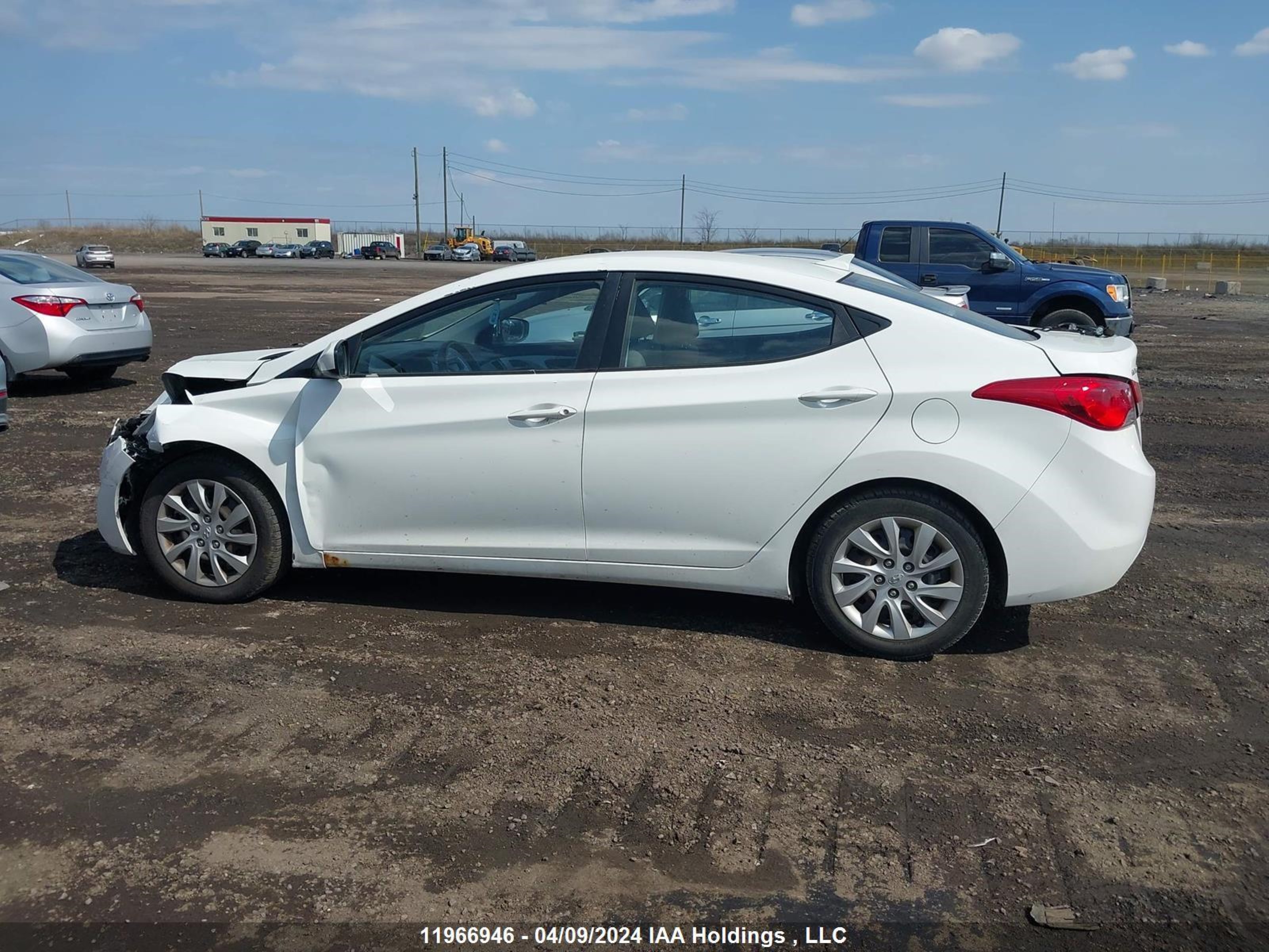 Photo 13 VIN: 5NPDH4AE4CH108625 - HYUNDAI ELANTRA 