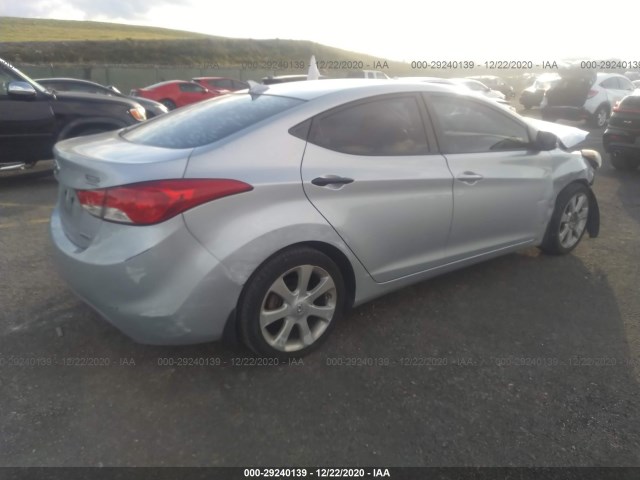 Photo 3 VIN: 5NPDH4AE4CH113145 - HYUNDAI ELANTRA 