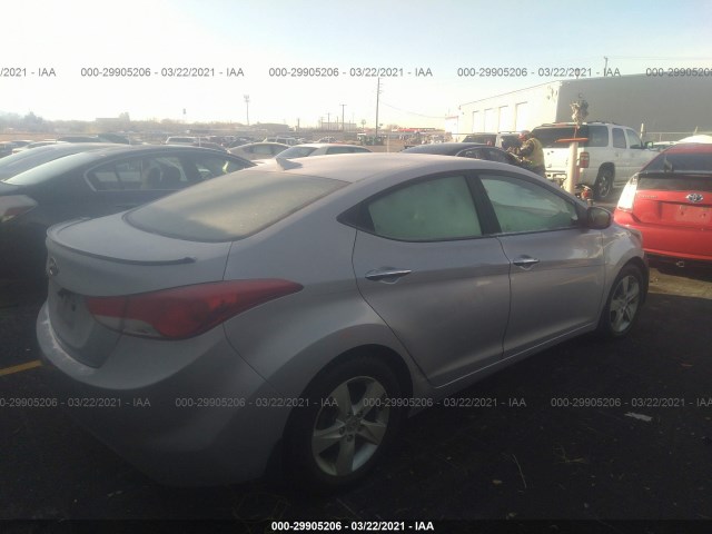 Photo 3 VIN: 5NPDH4AE4CH126669 - HYUNDAI ELANTRA 