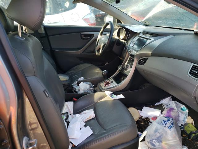 Photo 4 VIN: 5NPDH4AE4CH127899 - HYUNDAI ELANTRA GL 