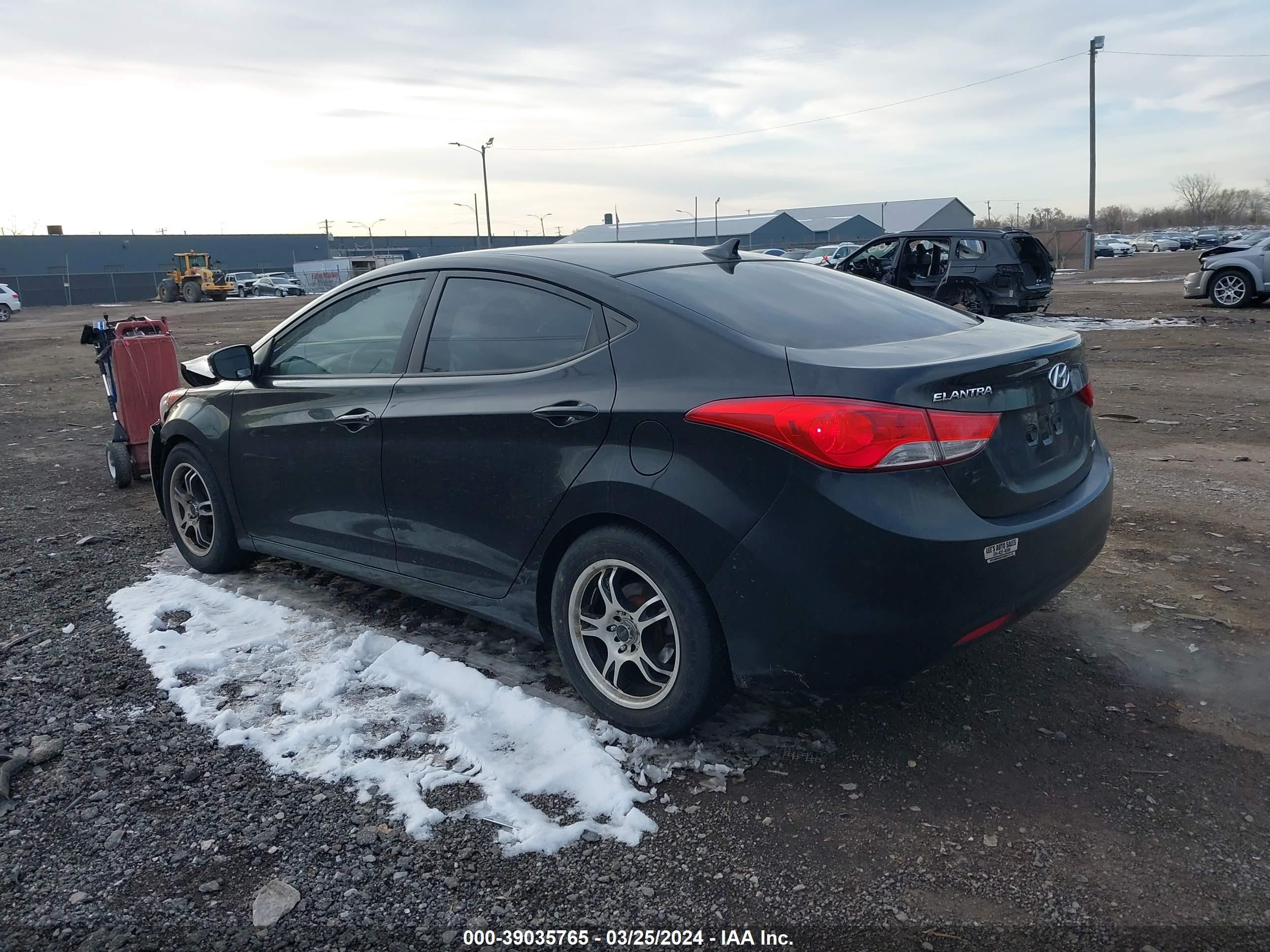 Photo 2 VIN: 5NPDH4AE4CH128695 - HYUNDAI ELANTRA 